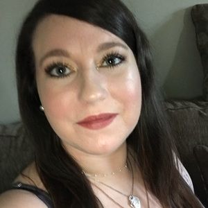 Meet your Posher, Hayley